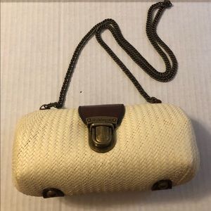 Women’s snap close purse metal chain